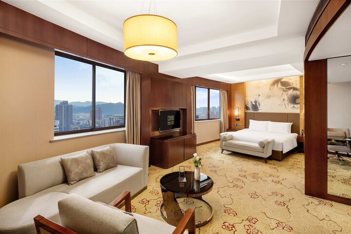 Room 13 of 43