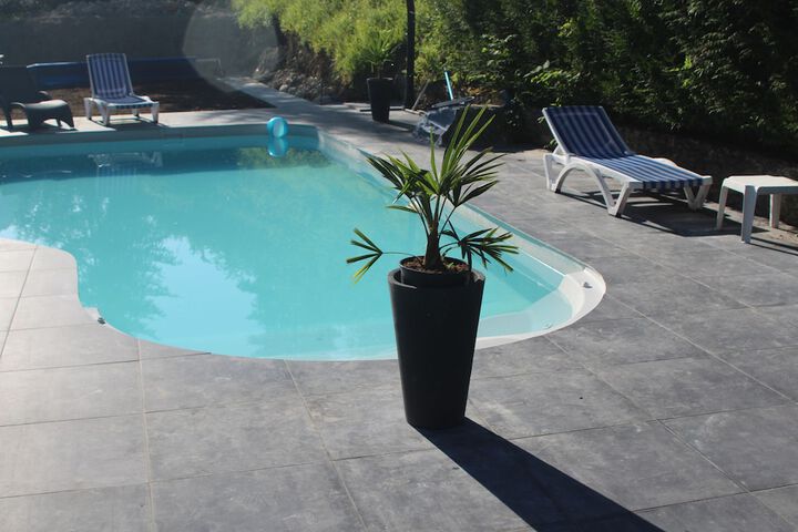 Pool 18 of 42
