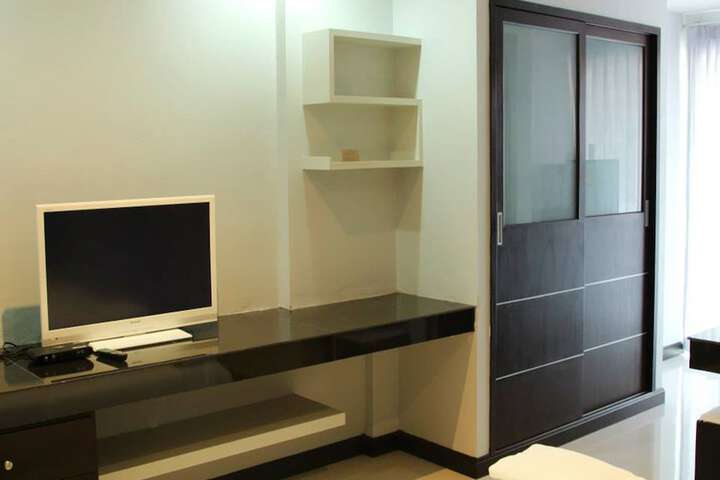 Room 8 of 15