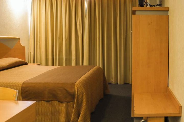 Room 4 of 39