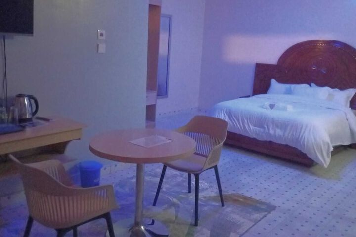 Room 32 of 112