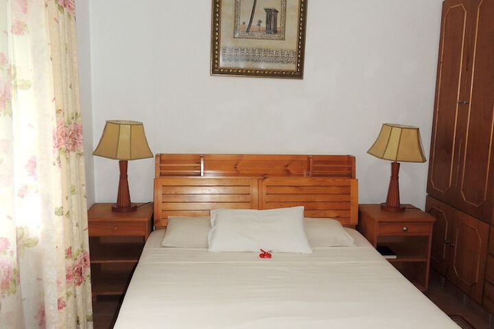 Room 8 of 48