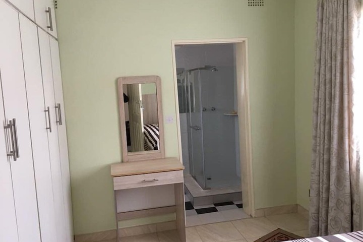 Room 5 of 11