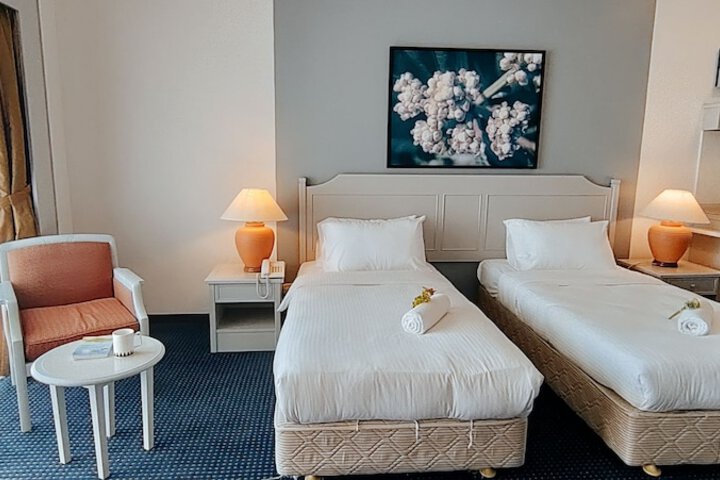Room 356 of 650