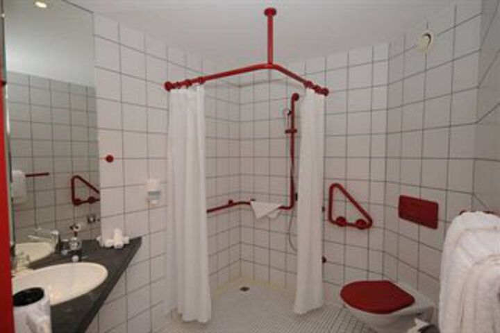 Room 4 of 67