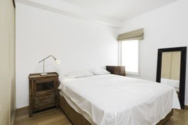 Room 6 of 22