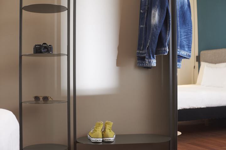 Room 3 of 85