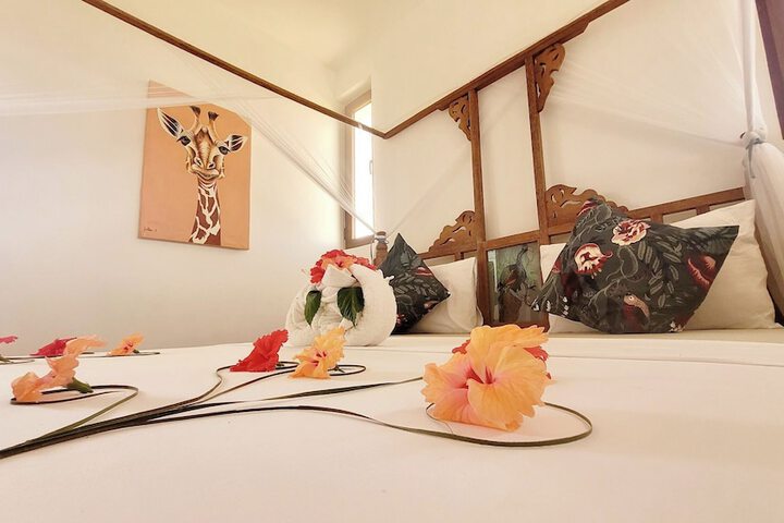 Room 6 of 18
