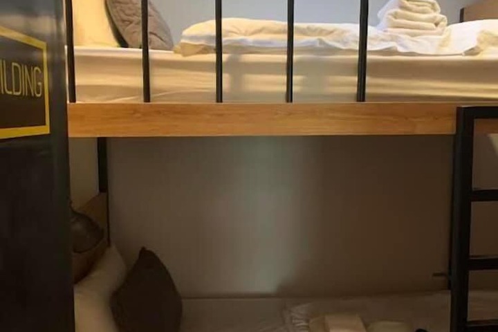 Room 8 of 19