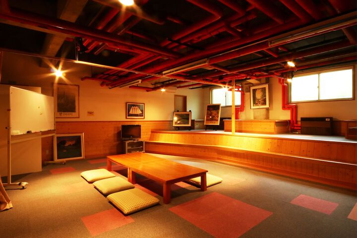 Room 13 of 54