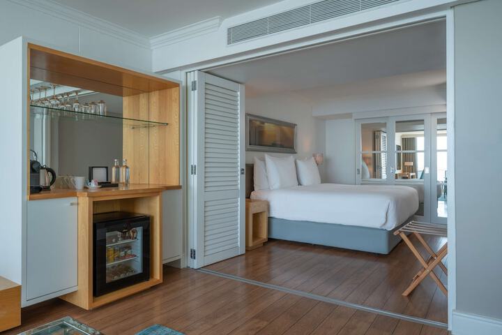 Room 10 of 236