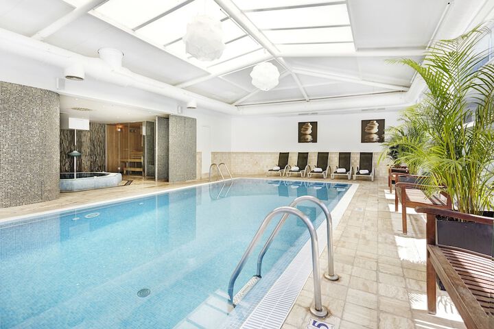Hotel with Pool