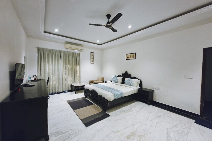 Room 8 of 30