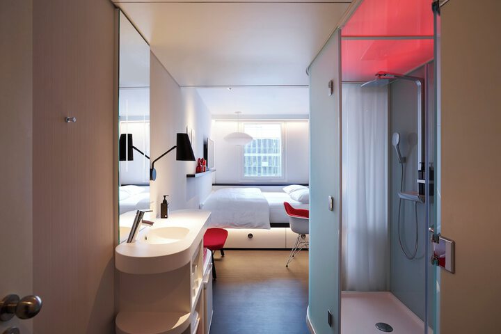 Room 12 of 53