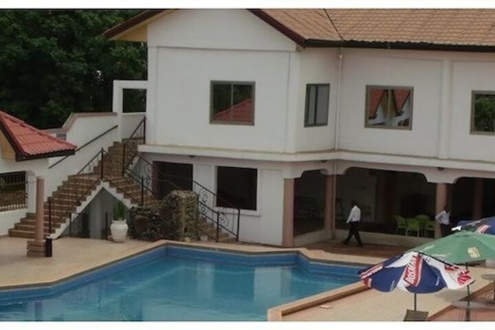 Hotel Pool