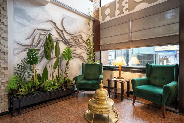 Entrance & Lobby