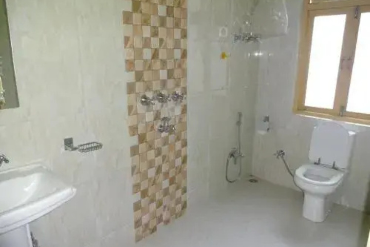 Room 6 of 11