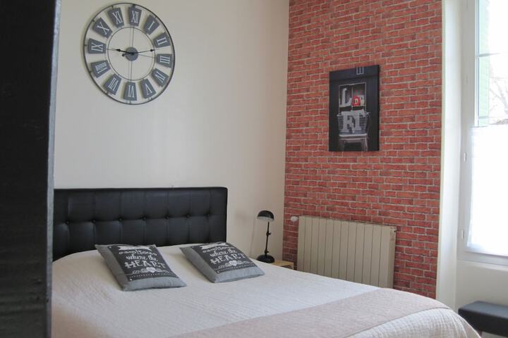 Room 6 of 40