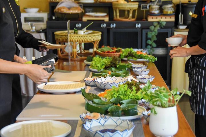 Dining 48 of 66