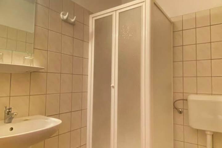 Room 10 of 12