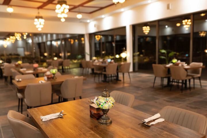 Dining 79 of 160