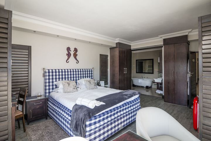 Room 25 of 147