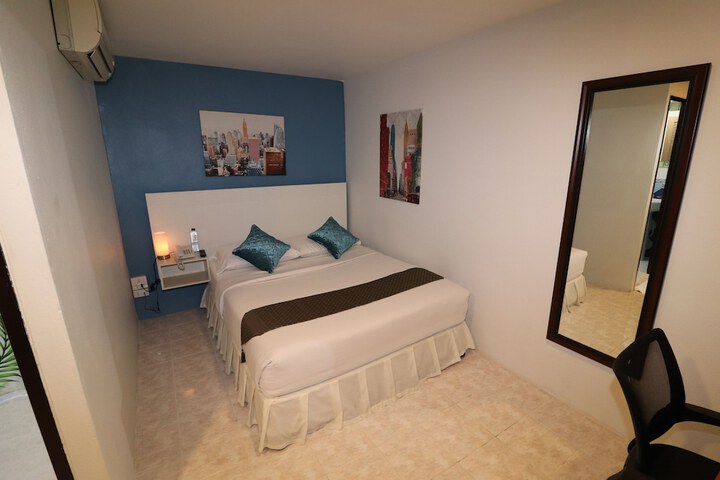 Room 5 of 70