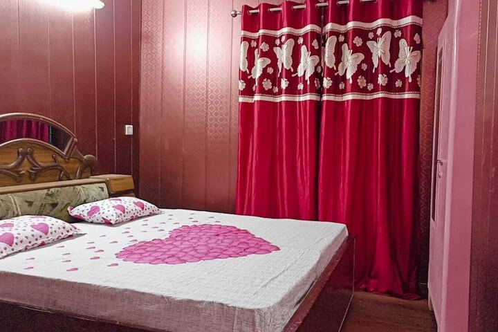 Room 6 of 6
