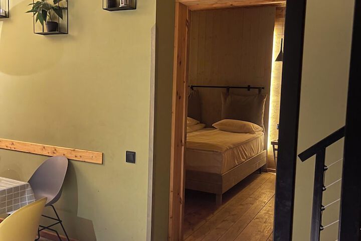 Room 22 of 65