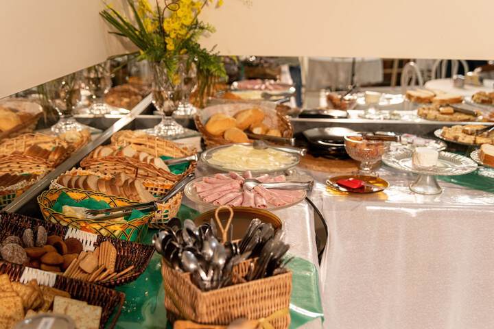Breakfast/Coffee Service 30 of 36