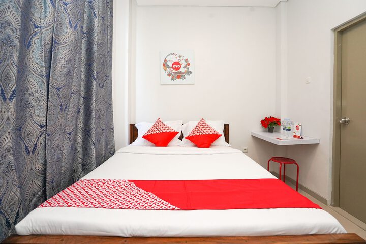 Room 12 of 30