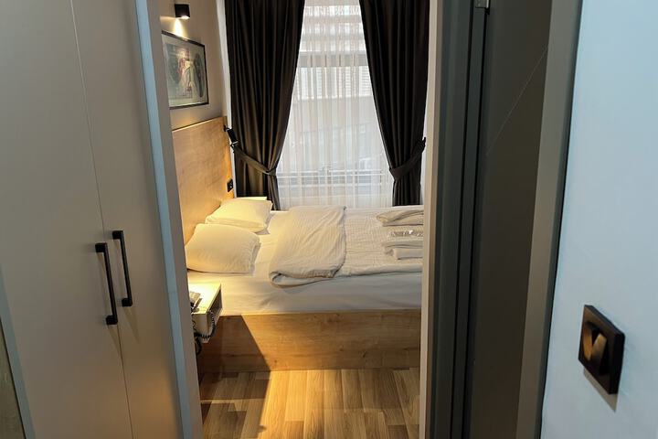 Room 29 of 39