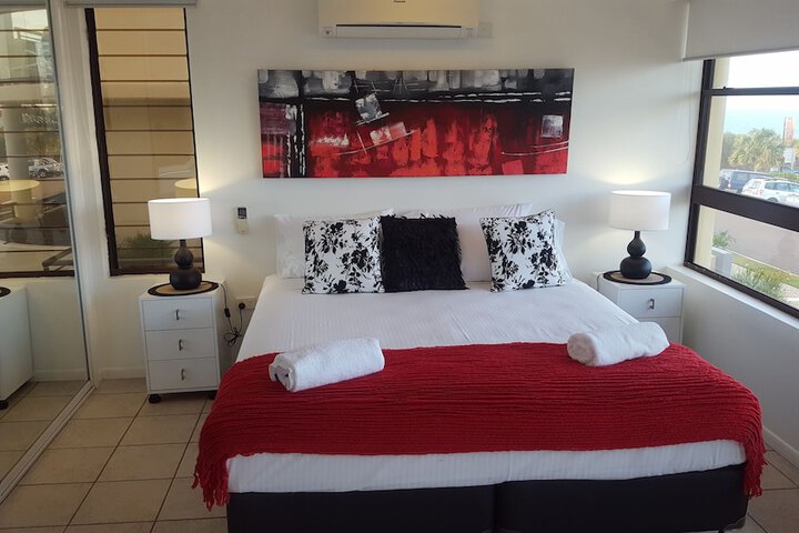 Room 16 of 200