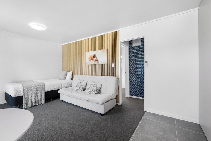 Room 8 of 43