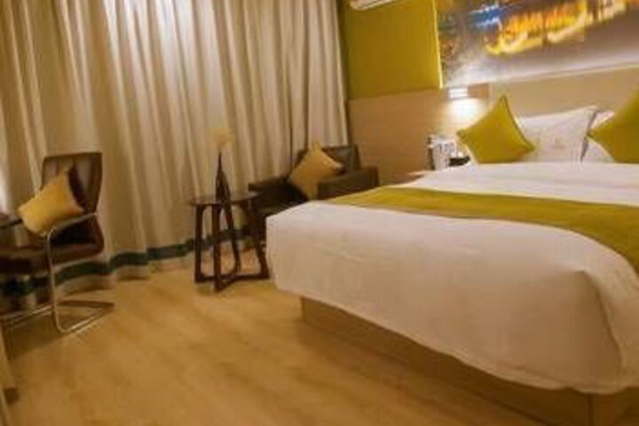 Room 3 of 8