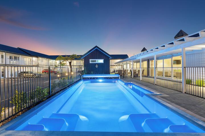 Pool 79 of 104