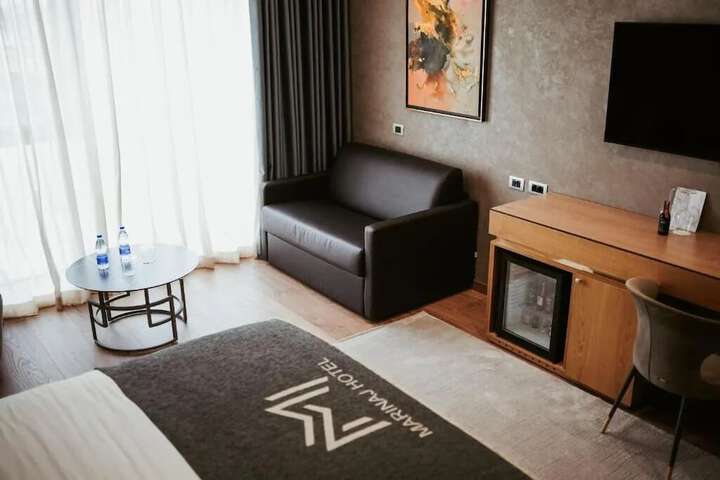 Room 17 of 52