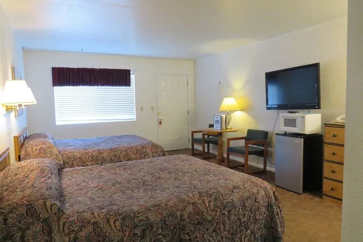 Room 5 of 13