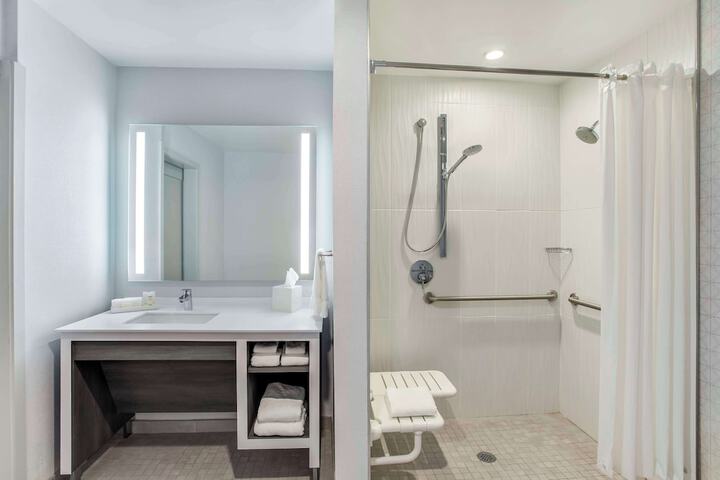 Bathroom shower