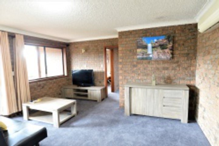 Room 352 of 693
