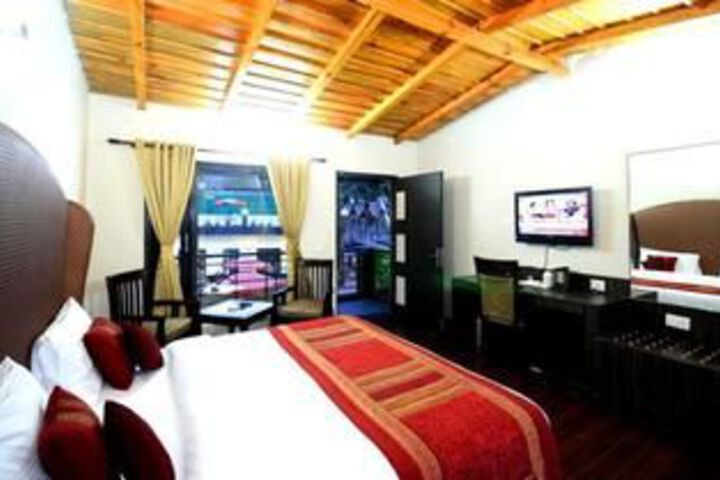 Room 5 of 15