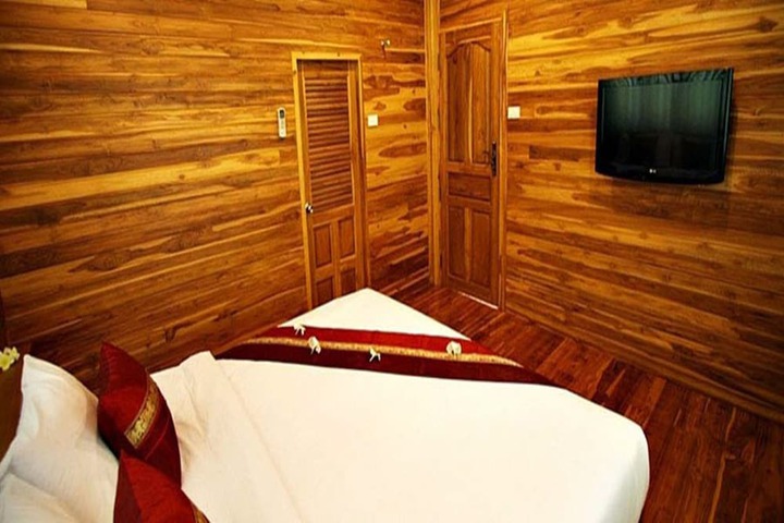 Room 7 of 34