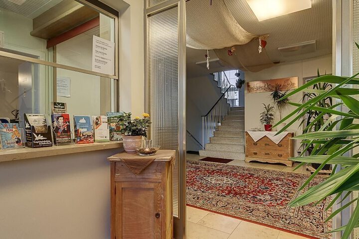 Guest Lobby