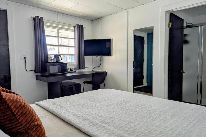 Room 33 of 53