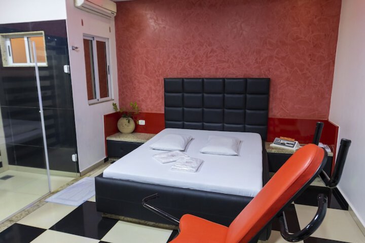 Room 49 of 114
