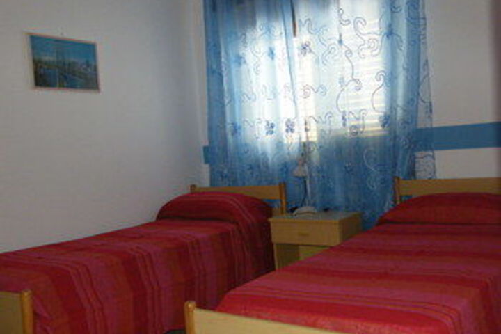 Room 14 of 21