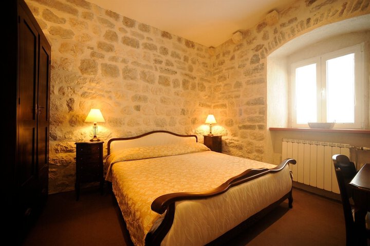 Room 8 of 41