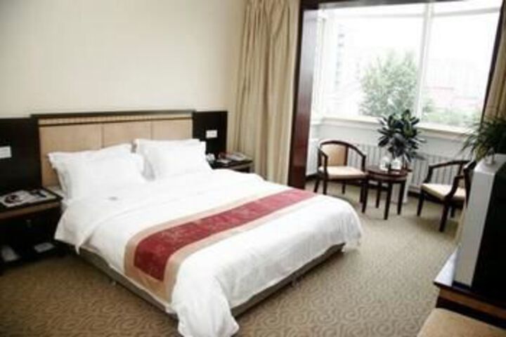 Room 9 of 19
