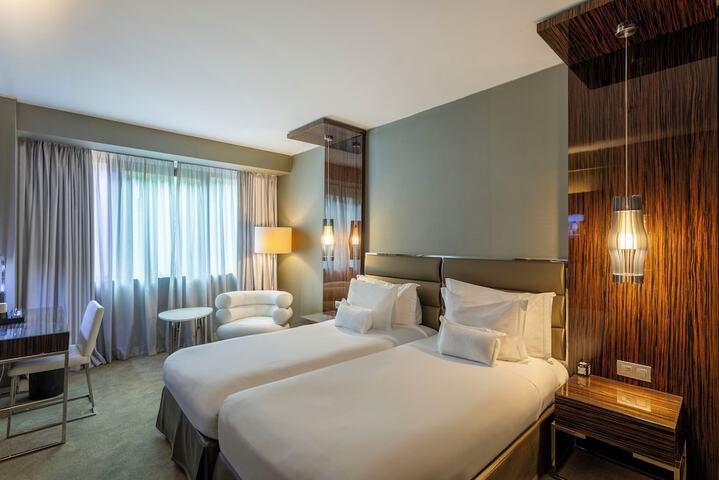 Room 42 of 84