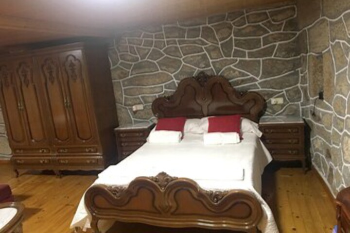 Room 220 of 244